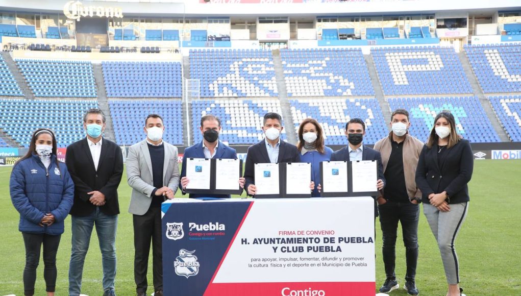 Ayuntamiento y Club Puebla crean alianza para hacer de las canchas escenarios de cambio social