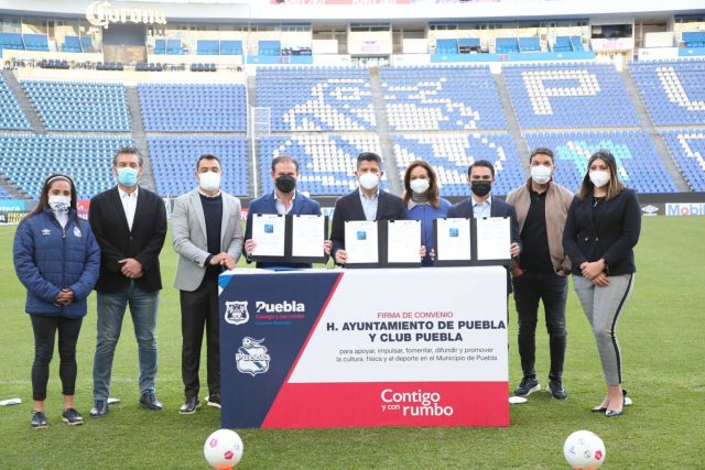 Ayuntamiento y Club Puebla crean alianza para hacer de las canchas escenarios de cambio social